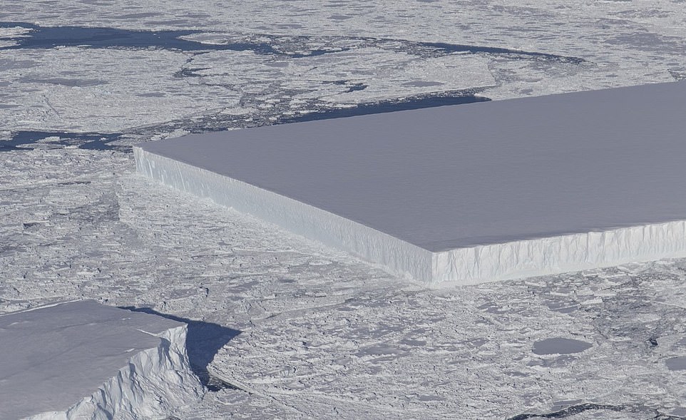 Phát hiện tảng băng hình dạng kỳ lạ chưa từng có ở Nam Cực - 1