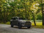 Tin tức ô tô - Toyota 4Runner bổ sung phiên bản &quot;bóng đêm&quot; Nightshade