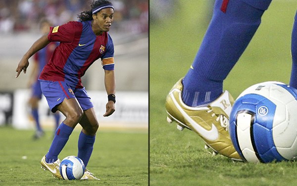 Huyền thoại giày đấu hỗ trợ Ronaldinho giữ bóng 4 lần sút xà ngang không rơi - 2