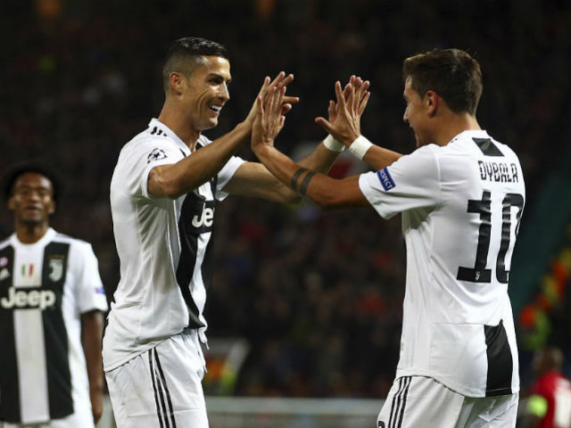 Juventus hạ MU cúp C1: Ronaldo hớn hở ăn mừng, Pogba ôm hận vì cột dọc