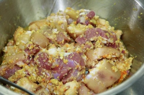 Ba chỉ kho riềng đơn giản, thơm ngon không tưởng - 4