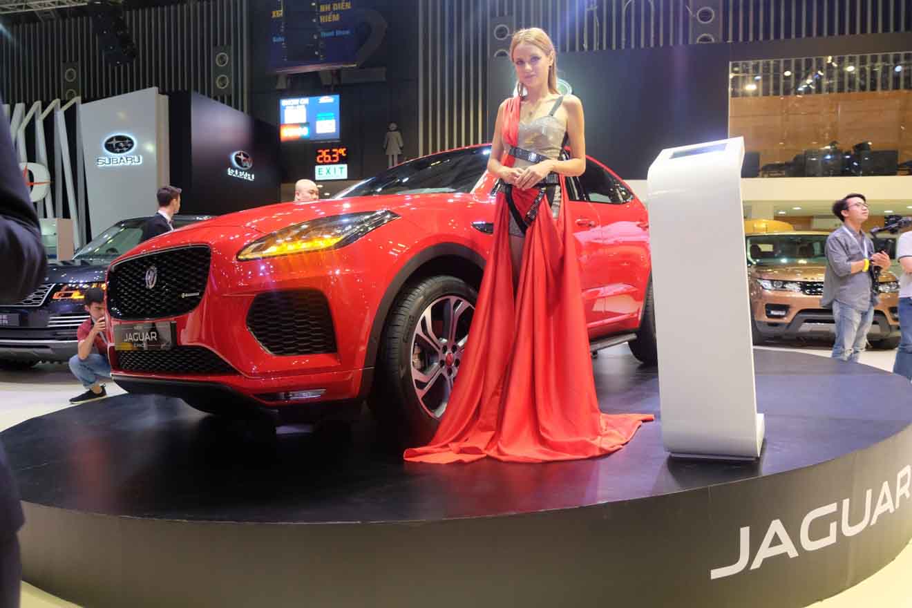 Jaguar E-Pace ra mắt tại Vietnam Motorshow 2018: Giá bán lẻ từ 2,95 tỷ đồng - 10