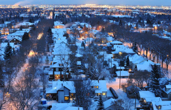 Edmonton, Canada: Thành phố Alberta nằm ở phía bắc của sông North Saskatchewan và có nhiệt độ vào mùa đông khoảng -10,4 độ C.