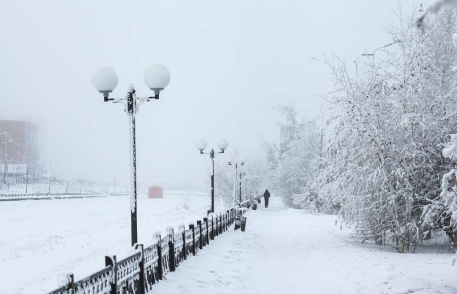 Yakutsk, Nga: Khu vực sinh sống của 250.000 người được coi là thành phố lạnh nhất thế giới, với nhiệt độ trung bình vào tháng 1 hằng năm chỉ -40, 9 độ C.