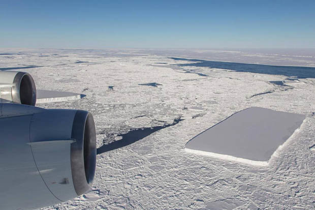 Phát hiện thêm tảng băng hình hộp vuông như có người cắt ở Nam Cực - 1