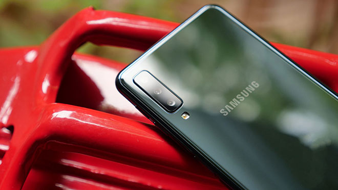 FPT Shop trợ giá giảm ngay đến 1,9 triệu đồng cho Galaxy A7 - 1