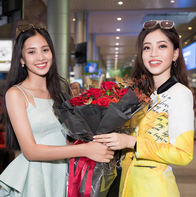 Hoa hậu Tiểu Vy ra sân bay đón Á hậu Phương Nga - 1