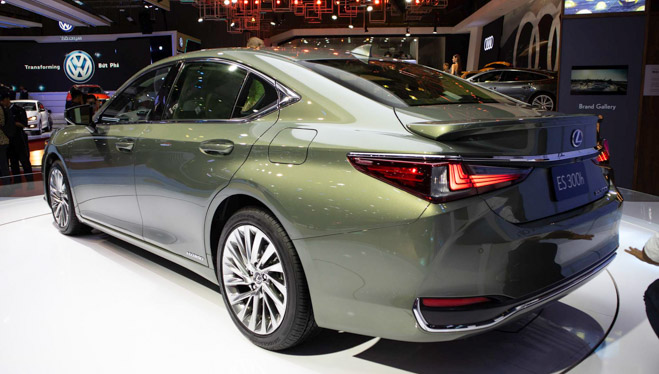 Chi tiết Lexus ES300 2019 vừa ra mắt tại Việt Nam - 4