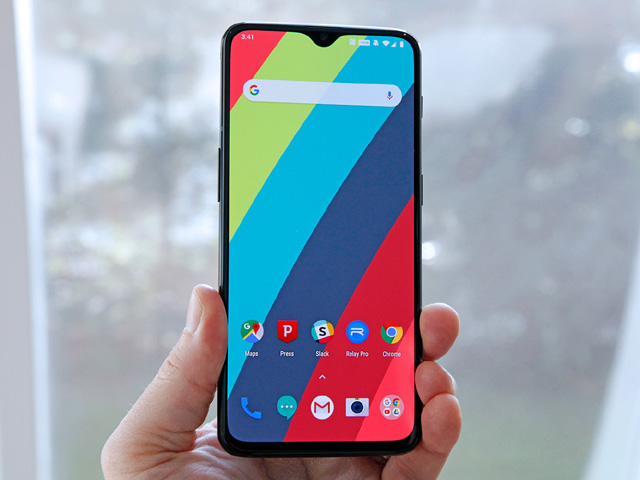 Video đập hộp OnePlus 6T nóng bỏng tay