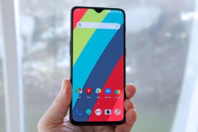 Video đập hộp OnePlus 6T nóng bỏng tay - 1