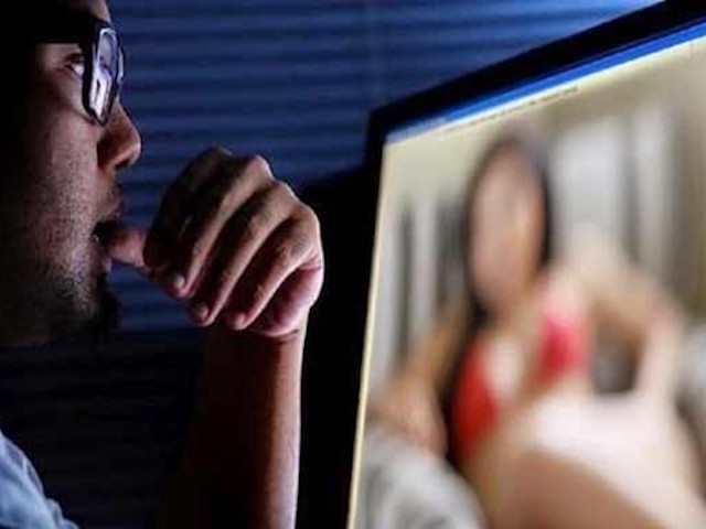 Nhân viên truy cập web khiêu dâm, mạng máy tính của Chính phủ Mỹ ”dính độc”