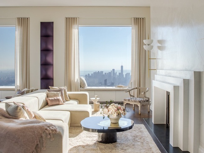 Điều đặc biệt là căn penthouse này có thang máy riêng và có thể ngắm toàn cảnh thành phố New York.
