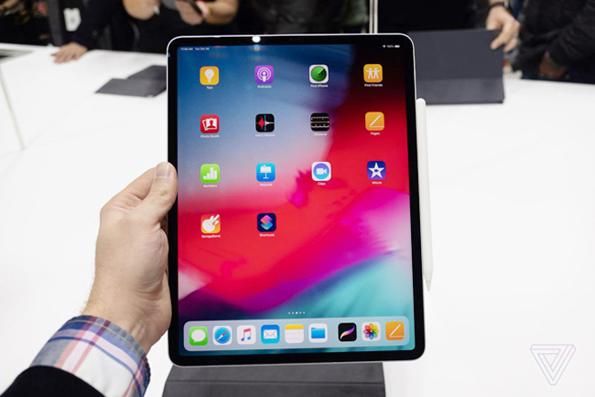 Video: Trên tay iPad Pro 2018 màn hình 12,9 inch vừa ra mắt - 2