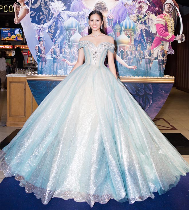 Triệu Lệ Dĩnh và những giây phút đẹp kinh diễm nhờ diện váy công chúa | Tạp  chí điện tử thương gia