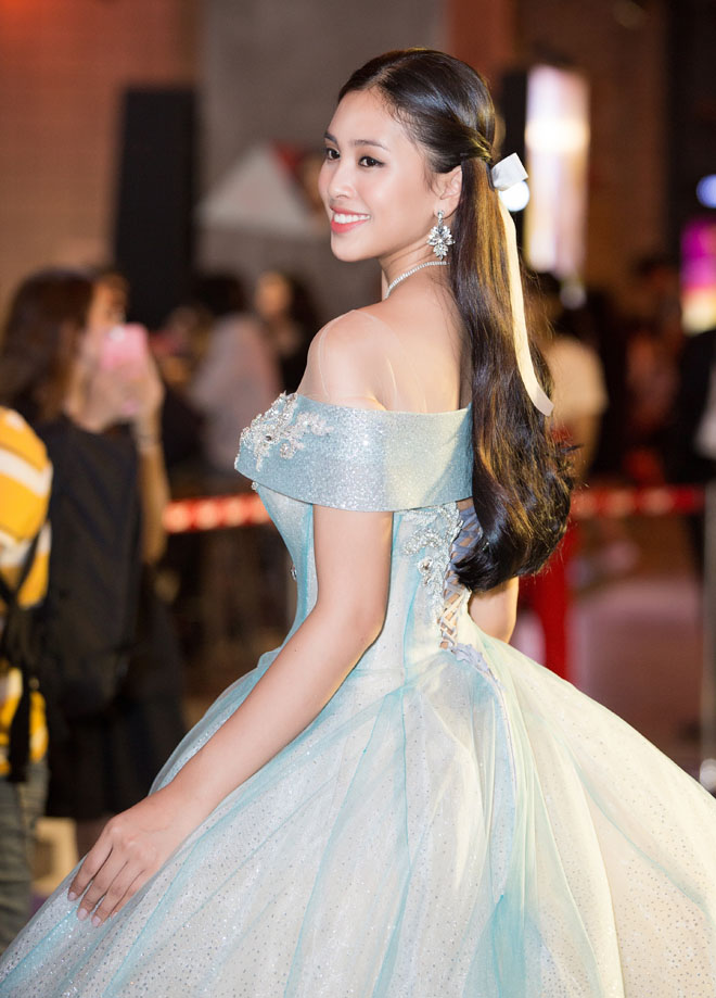 Ái nữ 2k5 nhà siêu mẫu Vũ Thu Phương: Visual tuổi 18 gây ấn tượng, style  sành điệu 