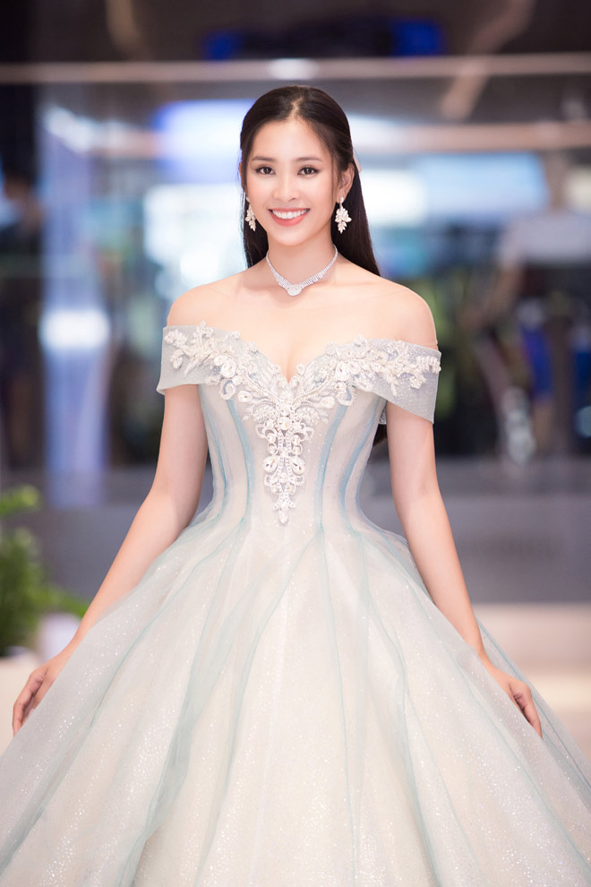 Những bộ váy công chúa “huyền thoại” mang tên Nguyễn Minh Công