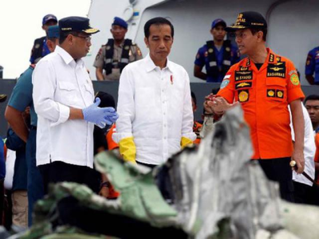 Rơi máy bay Indonesia: Chiếc Boeing tông phải ”bom mưa”?