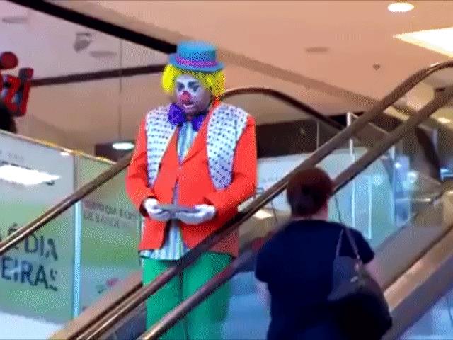 Video Clip Cười - Nàng béo khốn đốn khi gặp phải gã hề "khốn nạn"