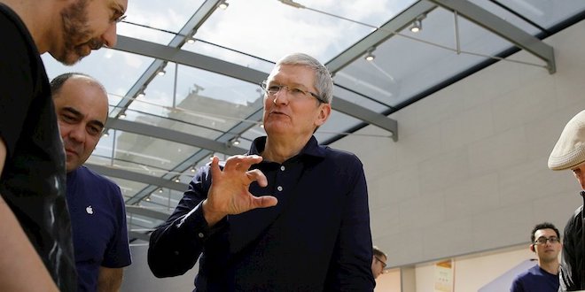 Apple có nguy cơ mất danh hiệu công ty nghìn tỷ USD - 1