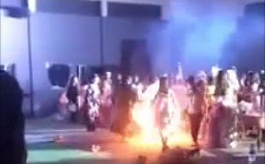 Nữ sinh viên bốc cháy như đuốc tại lễ hội Halloween ở trường sư phạm - 1