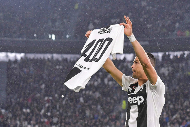 Ngây ngất Ronaldo nhận “quà bự 400” khi Juventus thắng 10/11 trận Serie A - 3