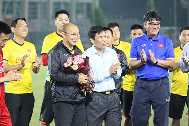 HLV Park Hang Seo - ĐT Việt Nam có còn sợ Thái Lan ở AFF Cup 2018? - 1