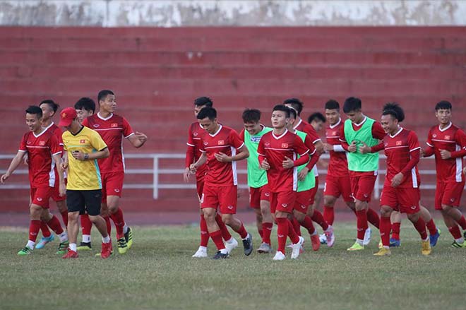 ĐT Việt Nam luyện công đấu Lào: HLV Park Hang Seo lo cái nóng đổ lửa (AFF cup) - 2