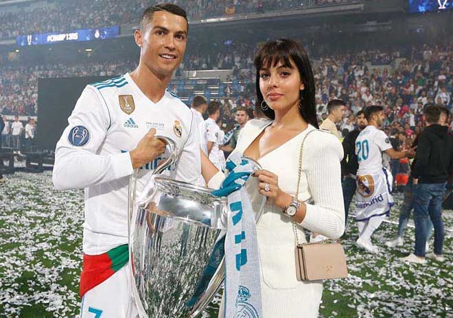 Mỹ nhân rực lửa Cúp C1: Bạn gái Ronaldo đọ sắc vợ chưa cưới Lindelof - 11