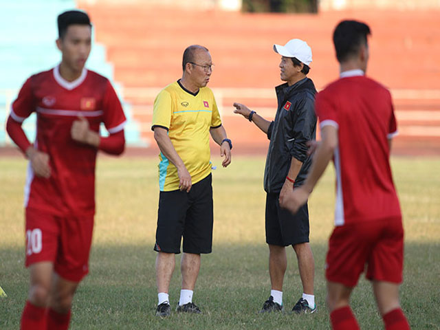 ĐT Việt Nam ra quân đấu Lào: HLV Park Hang Seo có nên ”giấu bài” (AFF Cup)?