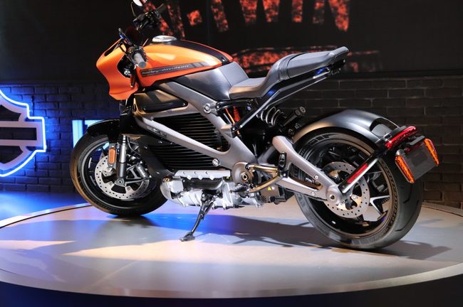 Thương hiệu xe môtô huyền thoại của Mỹ Harley-Davidson vừa trình diện mẫu xe điện đầu tiên tại triển lãm xe EICMA diễn ra ở Milan vào hôm 6/11/2018.