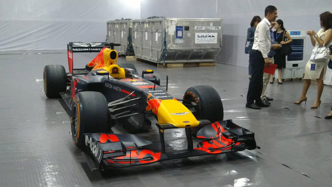 Chiếc F1 xuất hiện đầu tiên tại Hoàng thành Thăng Long Hà Nội