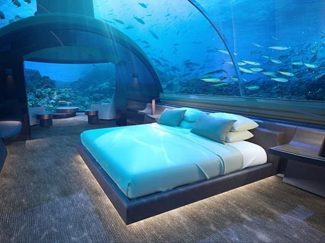 Ngủ cùng cá trong khách sạn đầu tiên dưới đáy đại dương