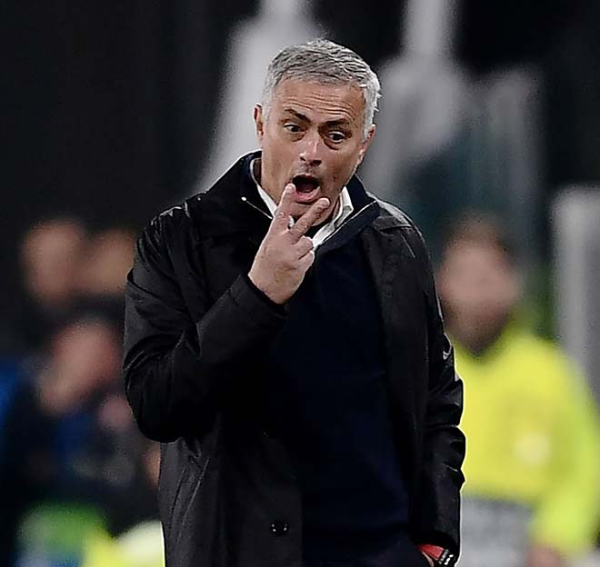 MU ngược dòng, Mourinho nhạo báng fan Juventus: Thù hận tích tụ - 6