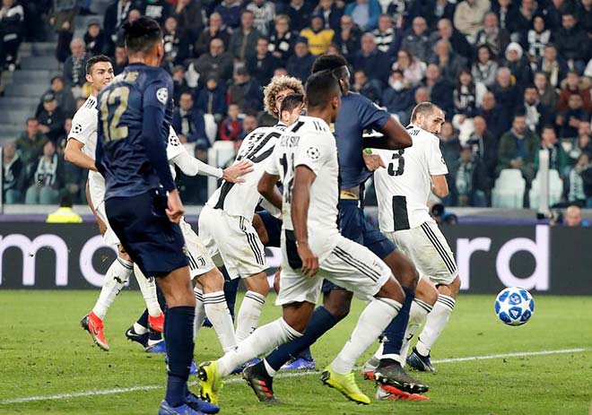 MU ngược dòng, Mourinho nhạo báng fan Juventus: Thù hận tích tụ - 8