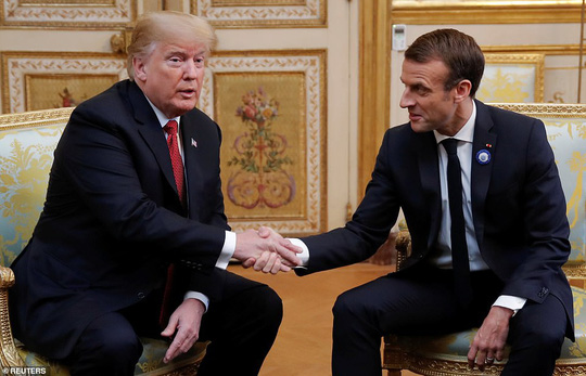 Giải mã phản ứng của ông Trump khi ông Macron vỗ đầu gối - 6