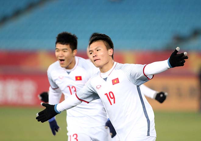 Việt Nam đấu Malaysia: Quang Hải siêu khỏe &#34;cày ải&#34; ngang Messi, hơn Neymar - 1