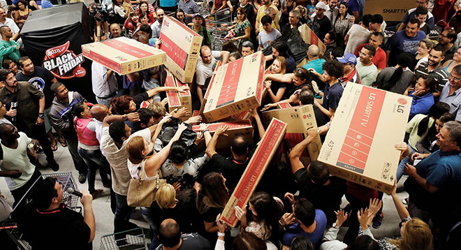 Trào lưu săn hàng “lạ” vào ngày Black Friday 2018 - 1