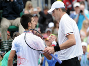 Thể thao - ATP Finals ngày 2: Djokovic coi chừng “gã khổng lồ” John Isner