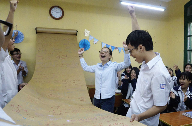 Tò mò với bảng công thức hóa học dài như “Chiếu dời đô” ở Hải Phòng - 5