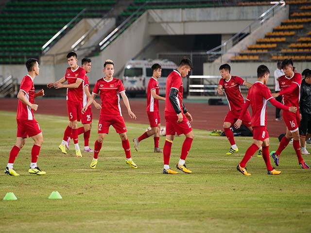 ĐT Việt Nam đua số 1 AFF Cup: Bất ngờ SAO chuyển nhượng đắt nhất