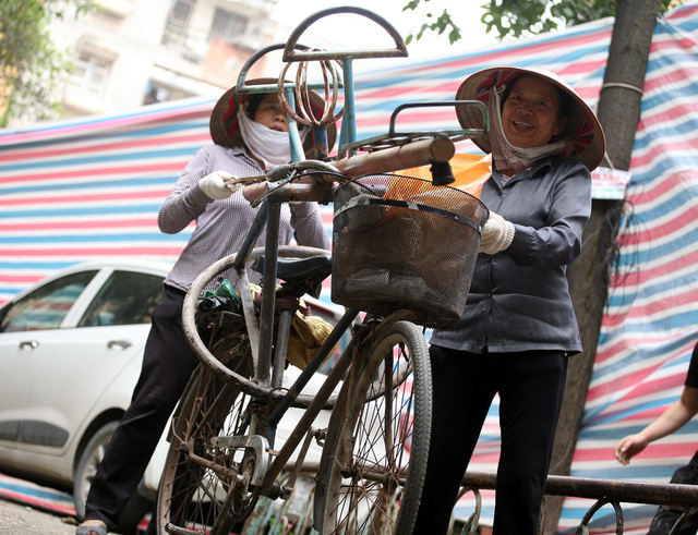 Hình ảnh phá dỡ chung cư khiến nhiều người &#34;lạnh gáy&#34; trên đất vàng Thủ đô - 11