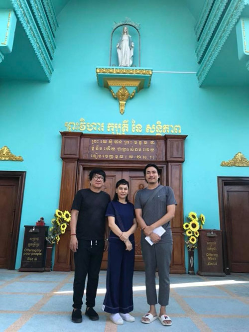 Cát Phượng để mặt mộc, vui vẻ đi chơi cùng Kiều Minh Tuấn ở Campuchia - 1