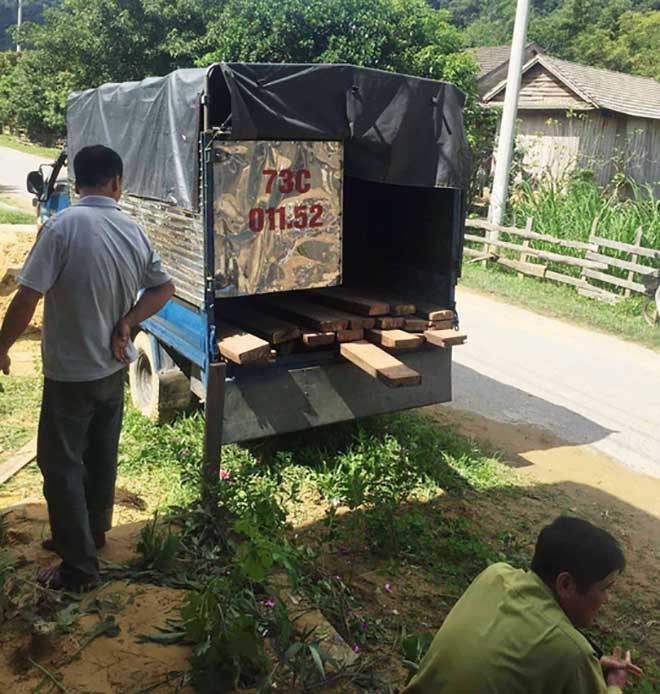 Nổ súng chỉ thiên bắt &#34;lâm tặc&#34;, 3 kiểm lâm bị vây đánh trọng thương - 1