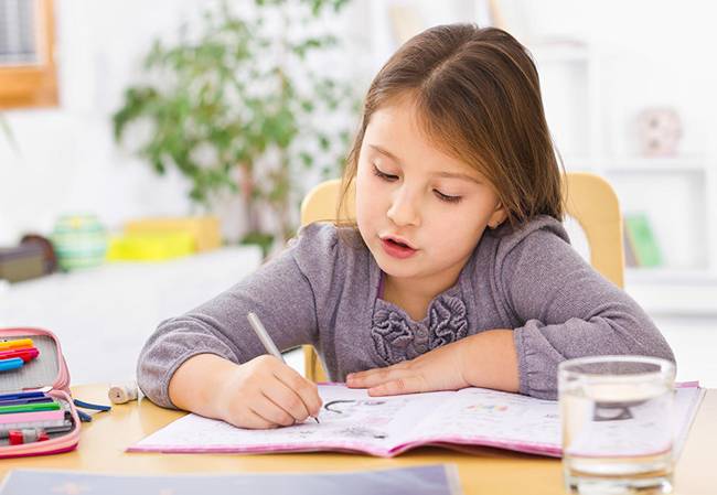 Biết 7 bí quyết này, trẻ hào hứng làm bài tập về nhà còn cha mẹ nhàn nhã - 1