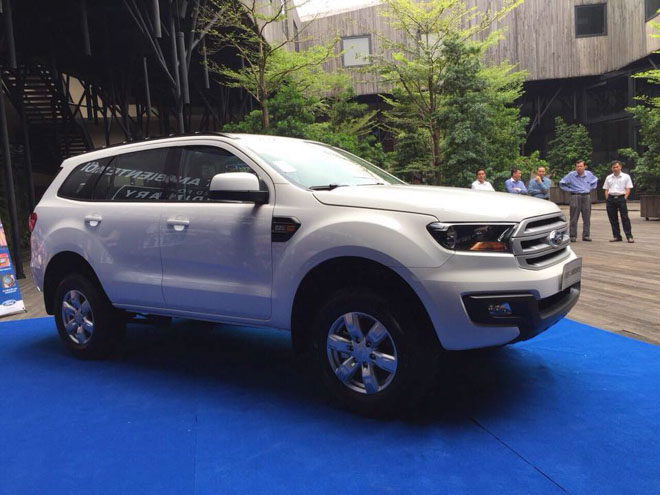 Ford Everest 2018 bản giá rẻ đã có mặt tại đại lý, giá đề xuất từ 999 triệu đồng - 2