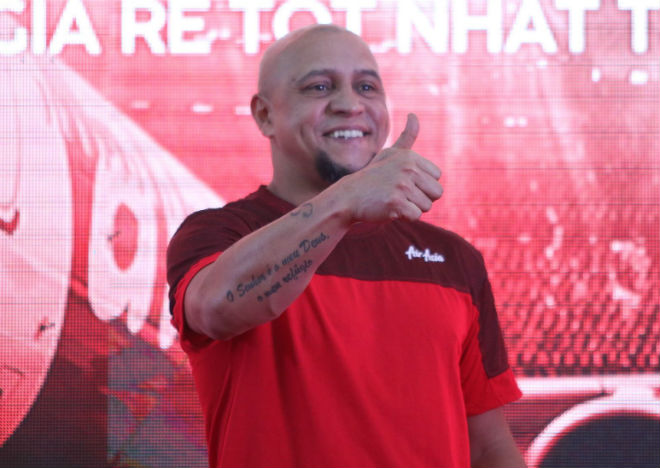 Roberto Carlos đọ tài Công Vinh, chúc Việt Nam thắng Malaysia - 5