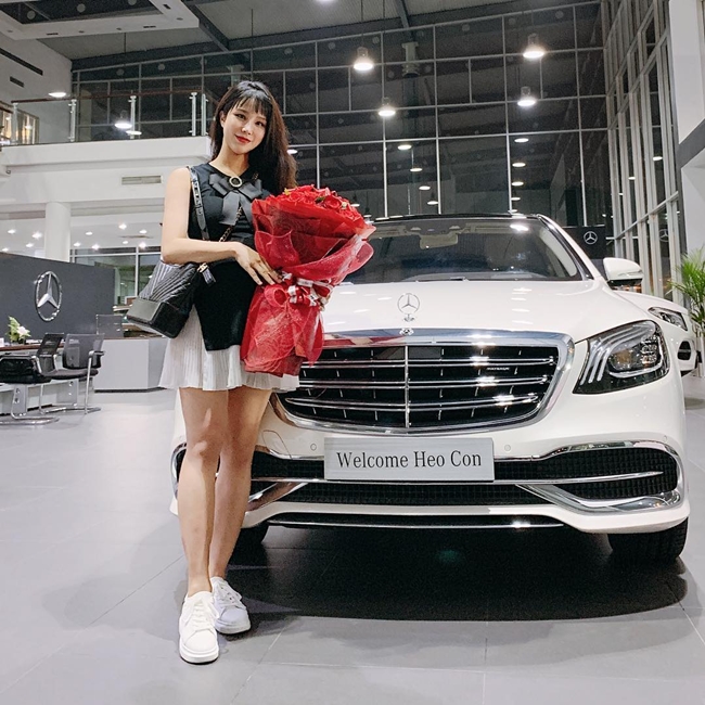 Sau khi kết hôn, Diệp Lâm Anh mạnh tay chi hơn 7 tỷ tậu Mercedes-Benz S450 Maybach 2018 phiên bản mới vào cuối tháng 9 vừa qua.