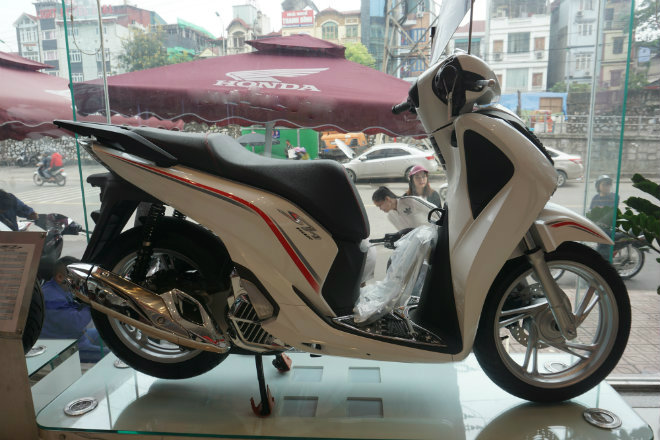 Bảng giá xe ga Honda giữa tháng 11/2018: SH chênh 14 triệu đồng - 1
