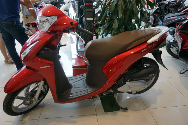 Bảng giá xe ga Honda giữa tháng 11/2018: SH chênh 14 triệu đồng - 2