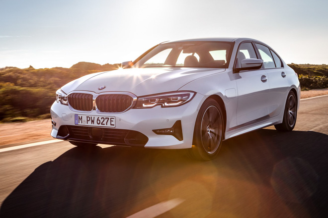 BMW giới thiệu phiên bản 330e 2019: Tiêu hao nhiên liệu đạt 1,7L/100km - 1